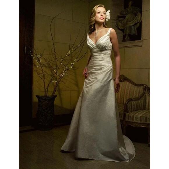 CASABLANCA BRIDAL Ivory Taffeta Wedding Bridal Gown Sequins Train Size 8 - Picture 2 of 8